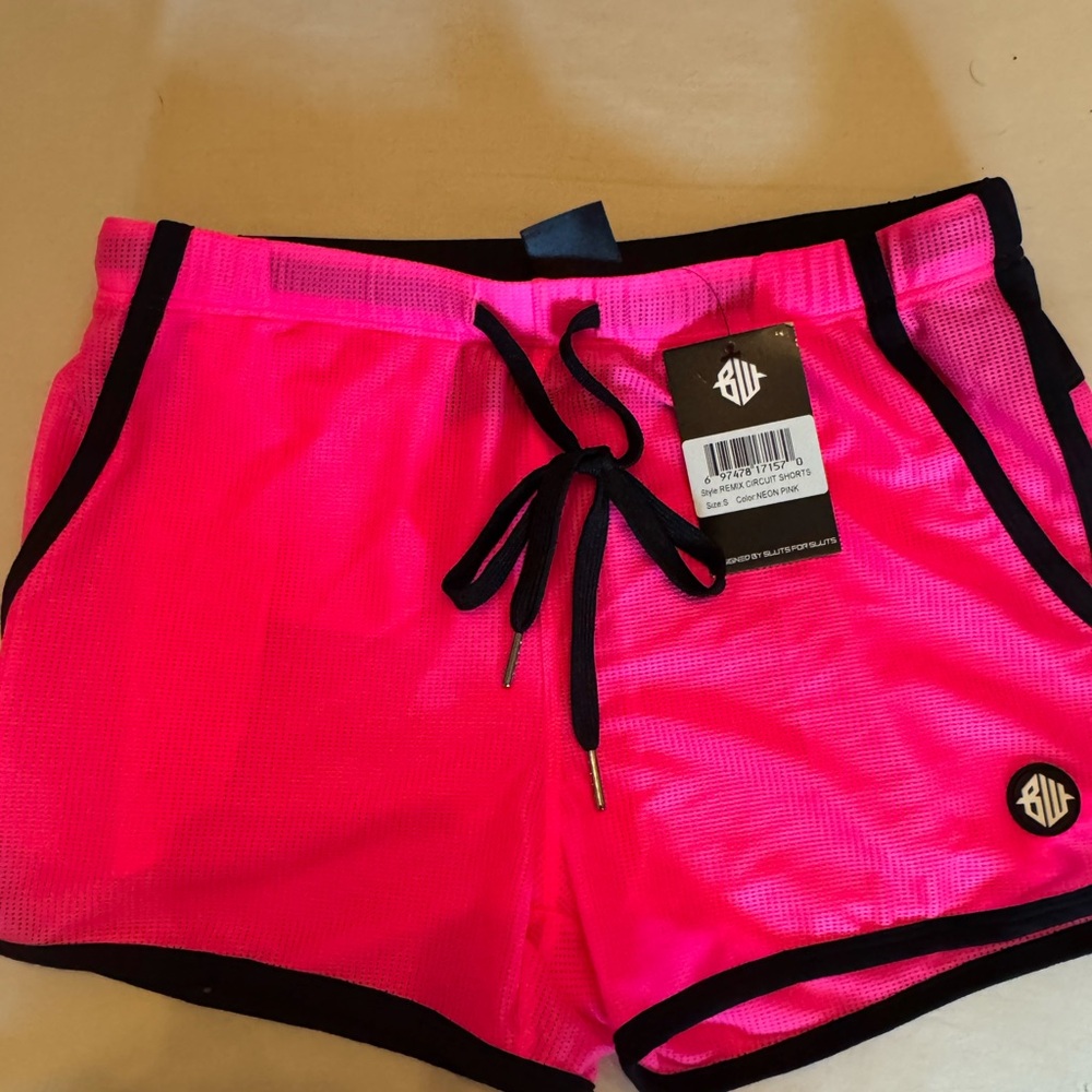 New with tags pink mesh breed well shorts